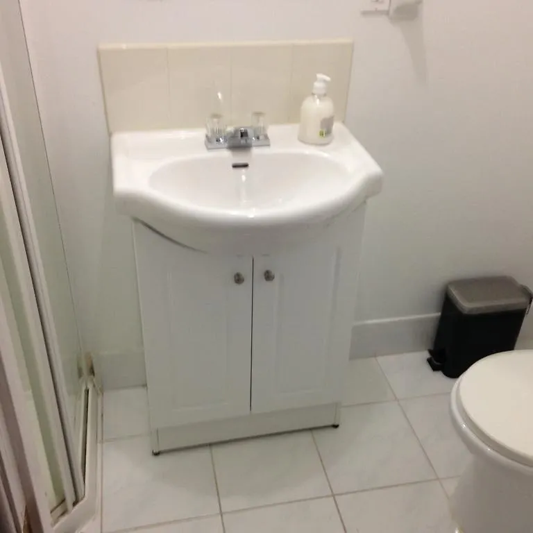 Toronto Wonderland Travelers Home Guest house