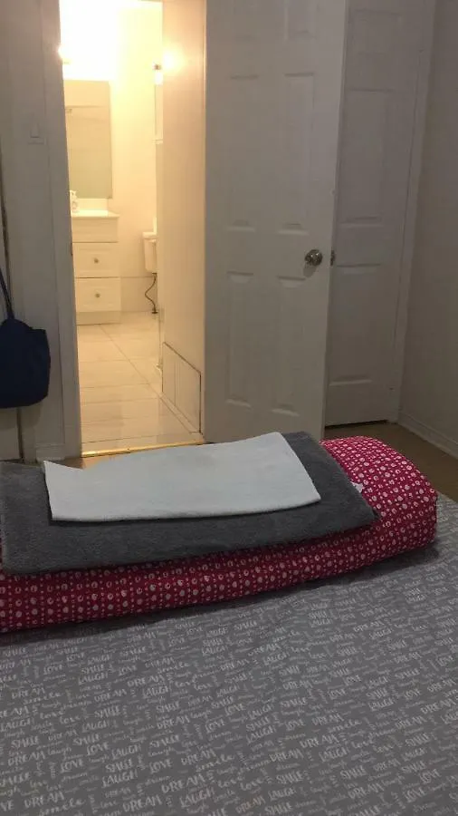 Toronto Wonderland Travelers Home Guest house