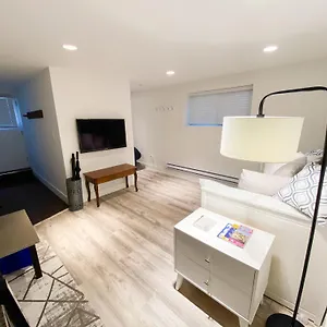 Bed & Breakfast Small Private At Kitsilano 